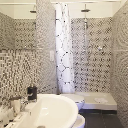 San Lorenzo Apartment *